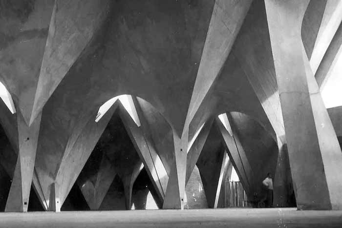 Iglesia de la Medalla de la Virgen Milagrosa, Ciudad de México, México. Félix Candela. 