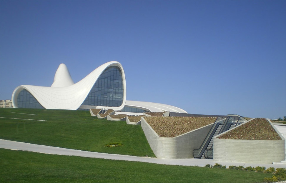 Centro Cultural Heydar Aliyev - plaza 02